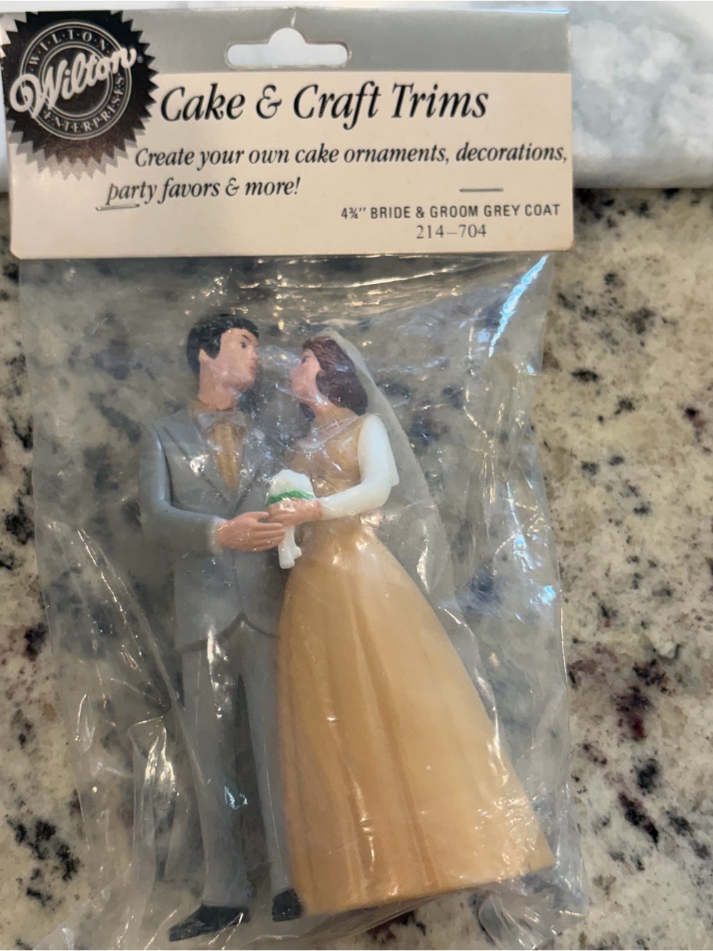 Vintage 1988 Wilton Bride & Groom Grey Coat Wedding Cake Topper. 4 3/4” tall